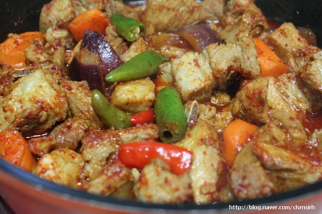 화끈하게 매운 돼지갈비찜