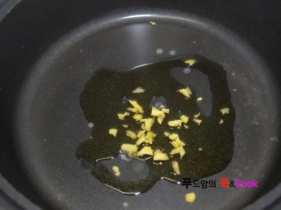 밥반찬으로 좋은 중국식 돼지갈비 만들기