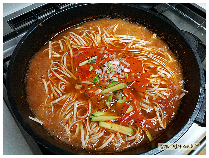 얼큰이칼국수 이미지