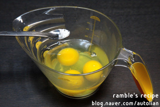 이쁘고 맛있는 계란말이 주먹밥 만드는 방법