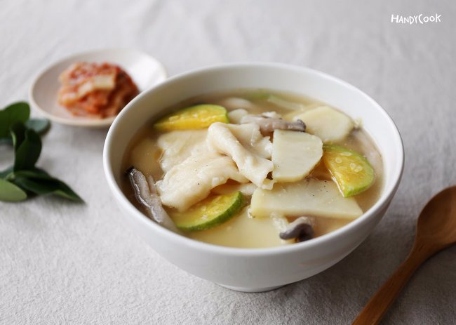 엄마의손맛 이미지